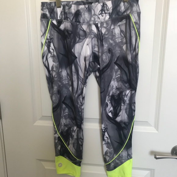 Smokey crop athletic leggings! - Picture 1 of 3